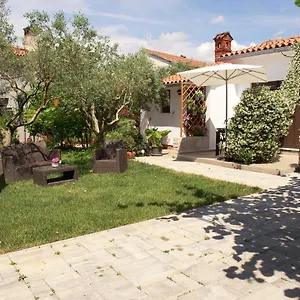 holiday-home-eva-pula.pula-hotels.org/